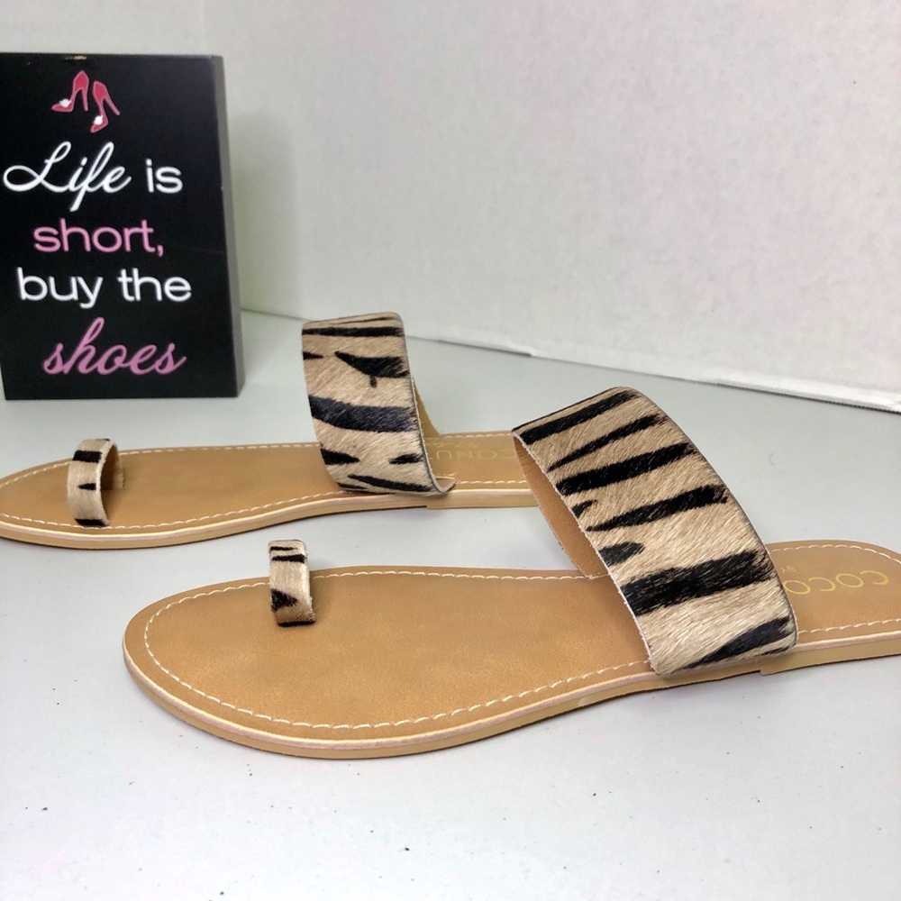 Coconuts Learher Haircalf Toe Ring Sandal Size 9